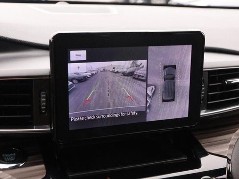 Used 2022 Ford Explorer Limited w/ Equipment Group 301A AWD/4WD image 19