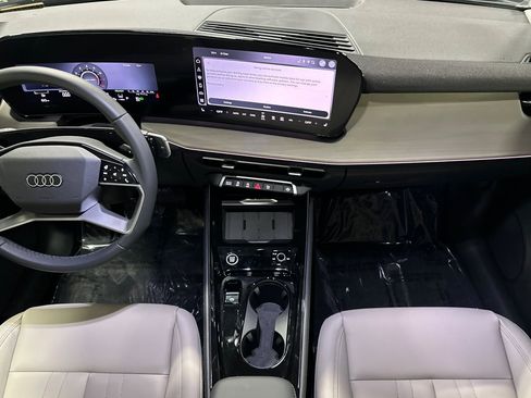 New 2026 Audi Q3 quattro 2.0T AWD/4WD image 12