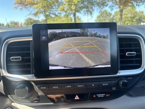 Used 2024 Hyundai Venue SEL image 27
