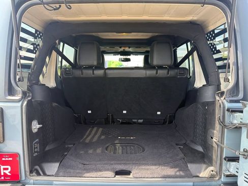 Used 2015 Jeep Wrangler Unlimited Sahara w/ Connectivity Group AWD/4WD image 10