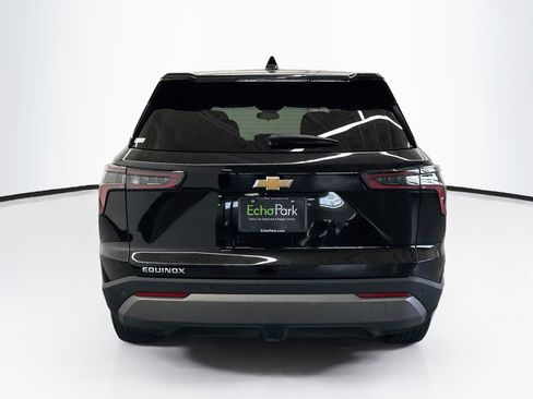 Used 2025 Chevrolet Equinox LT FWD image 7