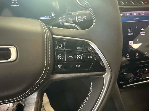 Used 2025 Jeep Grand Cherokee L Overland w/ Luxury Tech Group IV image 23