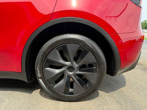 Used 2023 Tesla Model Y Long Range image 21