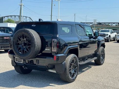 New 2025 GMC Hummer EV 2X w/ LPO, Illumination Package image 10