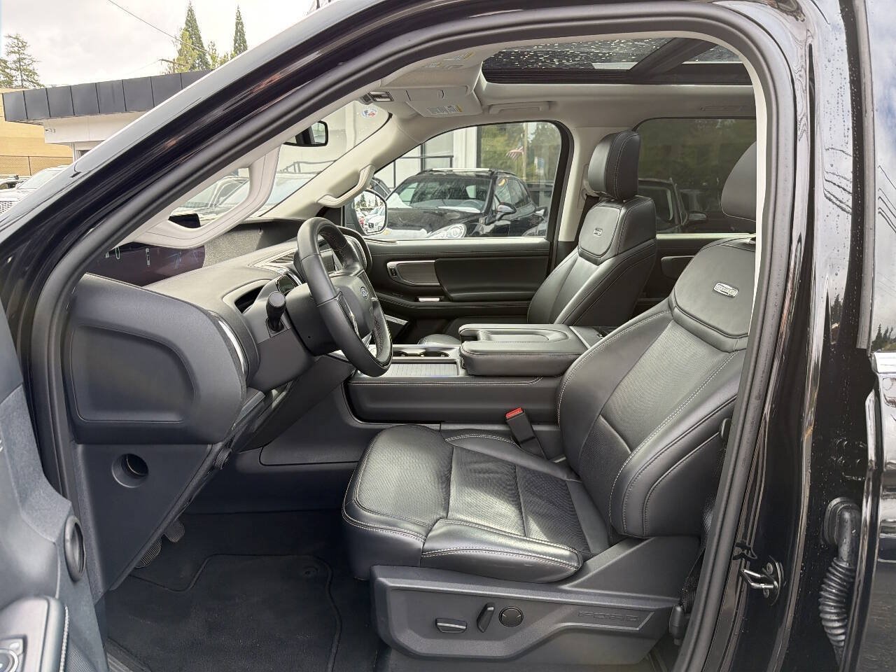 Used 2025 Ford Expedition Max Platinum AWD/4WD image 41