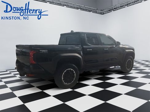 Used 2024 Toyota Tacoma TRD Off-Road image 5