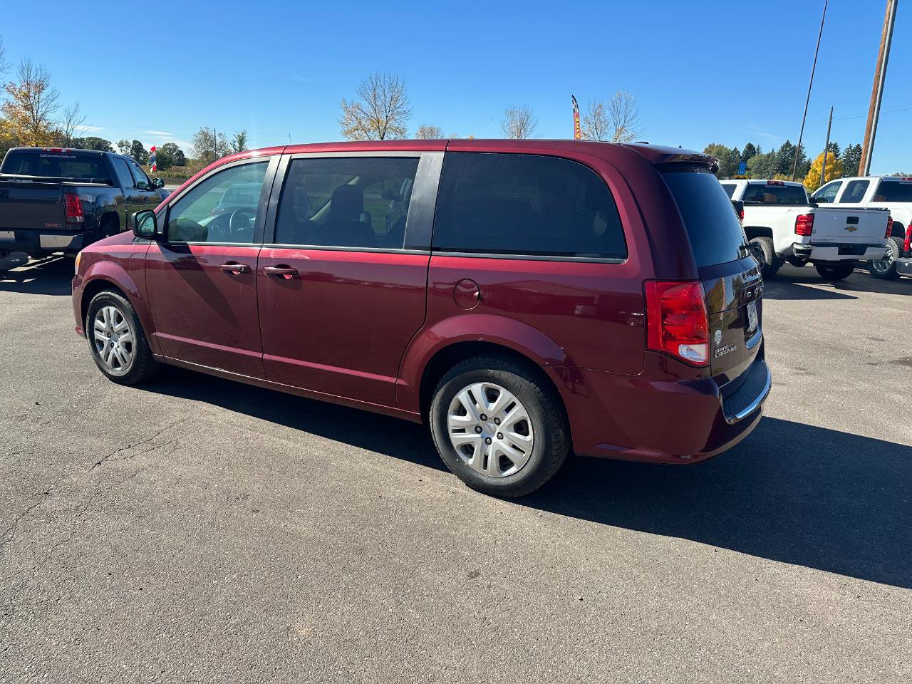Used 2018 Dodge Grand Caravan SE w/ UConnect Hands-Free Group FWD image 12