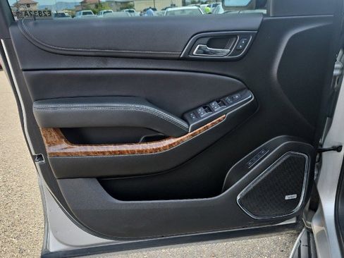 Used 2020 Chevrolet Suburban Premier image 9