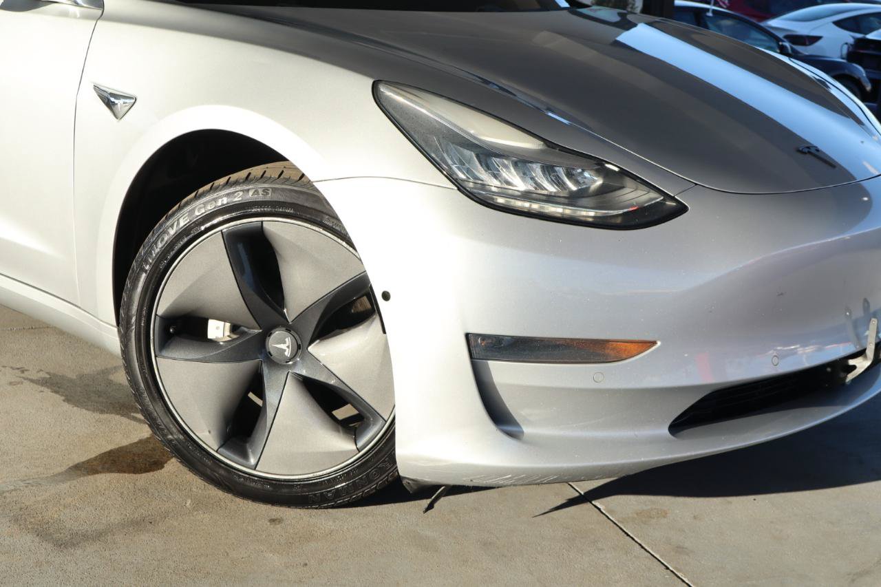 Used 2018 Tesla Model 3 Long Range RWD image 4