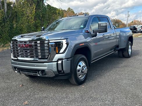 New 2026 GMC Sierra 3500 Denali w/ Denali Reserve Package image 2