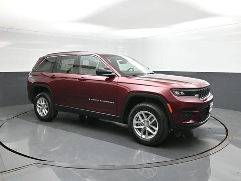 New 2025 Jeep Grand Cherokee Laredo X w/ Luxury Tech Group I RWD image 17