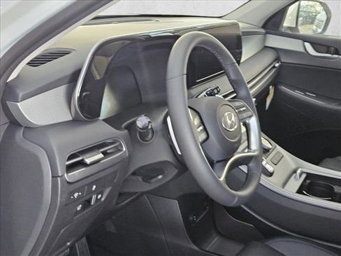 Certified 2025 Hyundai Palisade XRT image 3