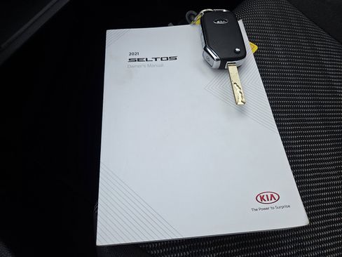 Used 2021 Kia Seltos LX image 35