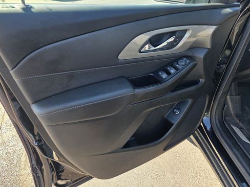 Used 2023 Chevrolet Traverse LT image 26