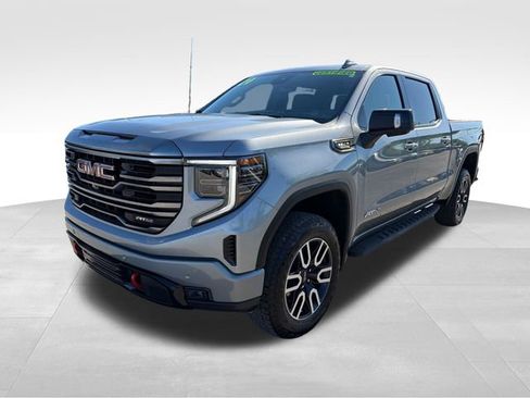 Used 2024 GMC Sierra 1500 AT4 w/ Technology Package AWD/4WD image 3