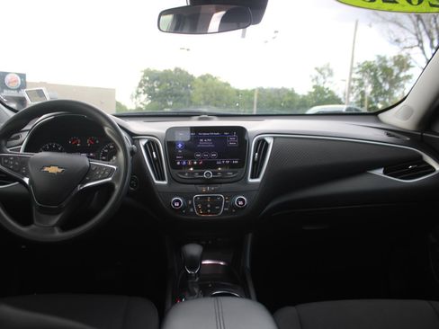 Used 2023 Chevrolet Malibu LT image 17