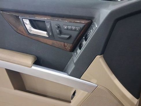 Used 2011 Mercedes-Benz GLK 350 2WD image 29