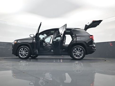 Used 2022 GMC Terrain SLT w/ Infotainment Package II FWD image 34