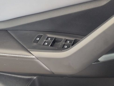 Used 2025 Volkswagen Jetta SE FWD image 13