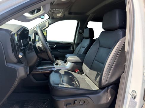 Used 2024 Chevrolet Silverado 2500 LTZ w/ LTZ Convenience Package AWD/4WD image 9