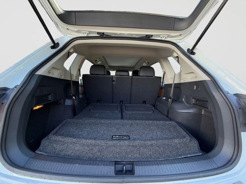 Used 2019 Volkswagen Tiguan SE w/ Panoramic Sunroof Package AWD/4WD image 16