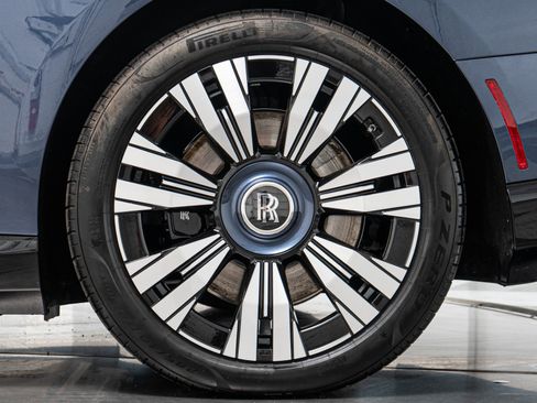 Used 2025 Rolls-Royce Spectre w/ Spectre Launch Package AWD/4WD image 11