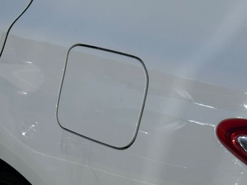 Used 2017 Toyota Camry SE image 12