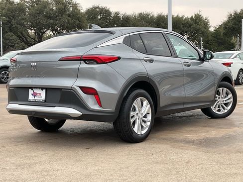 Used 2025 Buick Envista Preferred image 5