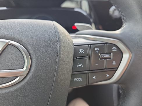 Used 2025 Lexus NX 250 FWD image 18