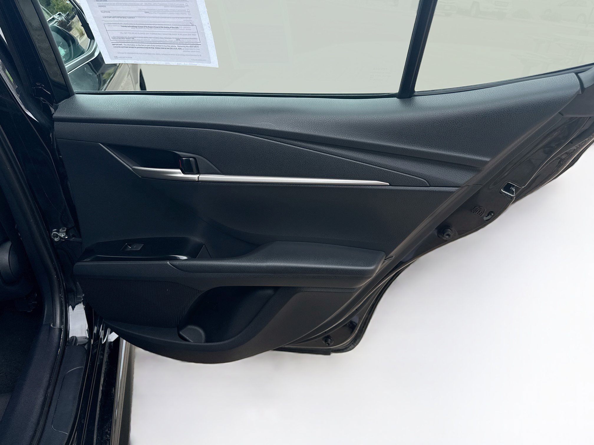 Used 2025 Toyota Camry SE FWD image 30
