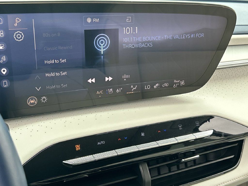 Used 2025 Buick Enclave Avenir w/ Super Cruise Package AWD/4WD image 13