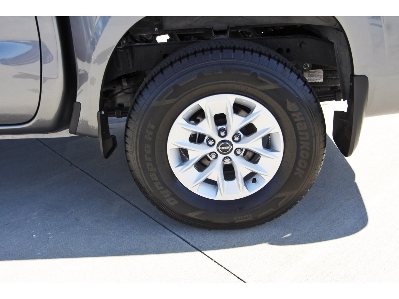 Certified 2024 Nissan Frontier SV AWD/4WD image 31
