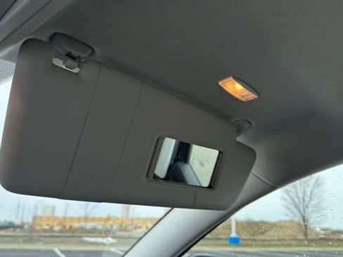 Used 2022 Volkswagen Passat 2.0T image 27