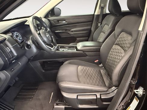 Used 2022 Nissan Pathfinder S FWD image 22
