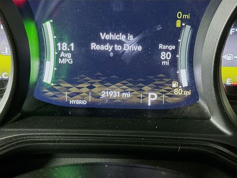 Used 2025 Jeep Wrangler Unlimited Sahara w/ Safety Group AWD/4WD image 19