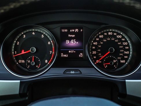 Used 2021 Volkswagen Atlas Cross Sport SE image 16