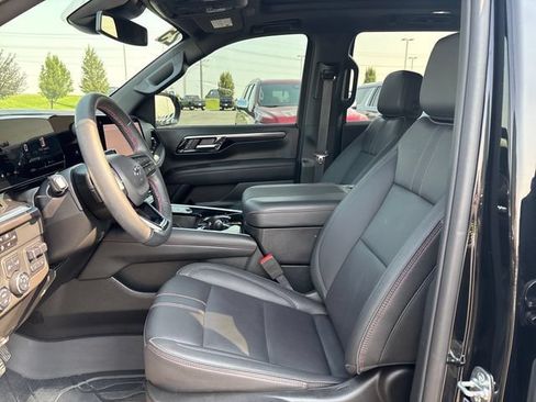 Used 2025 Chevrolet Tahoe RST w/ RST Capability Package AWD/4WD image 9