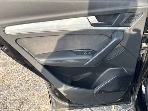 Used 2021 Audi Q5 e Premium Plus w/ Premium Plus Package image 11