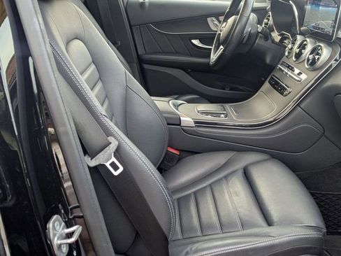 Used 2020 Mercedes-Benz GLC 300 4MATIC image 26