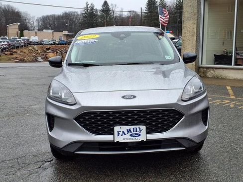 Certified 2022 Ford Escape SE w/ Cold Weather Package image 2