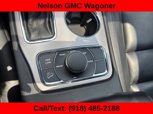 Used 2021 Jeep Grand Cherokee Limited AWD/4WD image 24