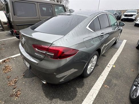 Used 2019 Buick Regal Preferred w/ Sights and Sounds Package image 3