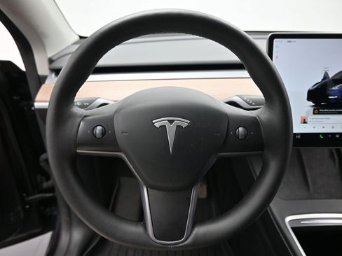 Used 2024 Tesla Model Y Long Range image 10