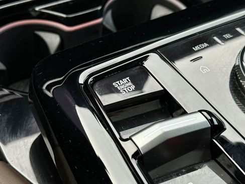 Used 2025 BMW 540i xDrive image 23