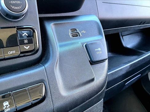 Used 2024 RAM ProMaster 2500 w/ Convenience Group image 15