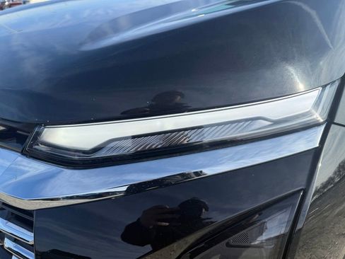 Used 2025 Chevrolet Equinox LT w/ Convenience Package II image 9