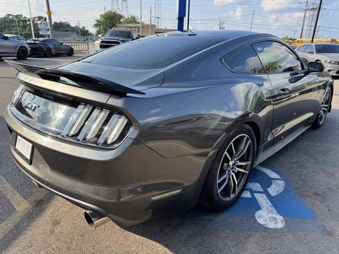 Used 2017 Ford Mustang GT RWD image 5