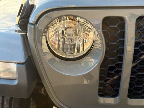 Used 2020 Jeep Gladiator Sport w/ Quick Order Package 24S AWD/4WD image 10