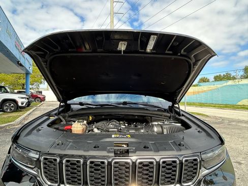 Certified 2021 Jeep Grand Cherokee L Limited AWD/4WD image 30