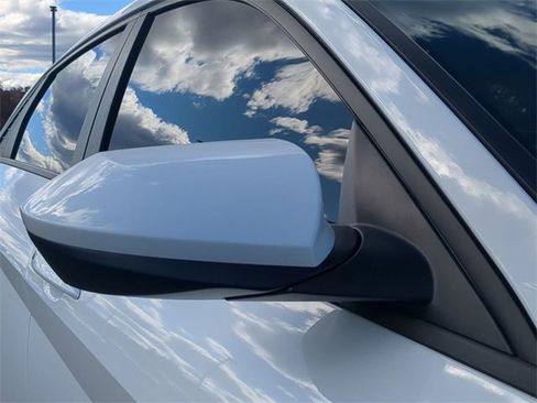 Used 2023 Hyundai Elantra SEL w/ Preferred Accessory Package image 11